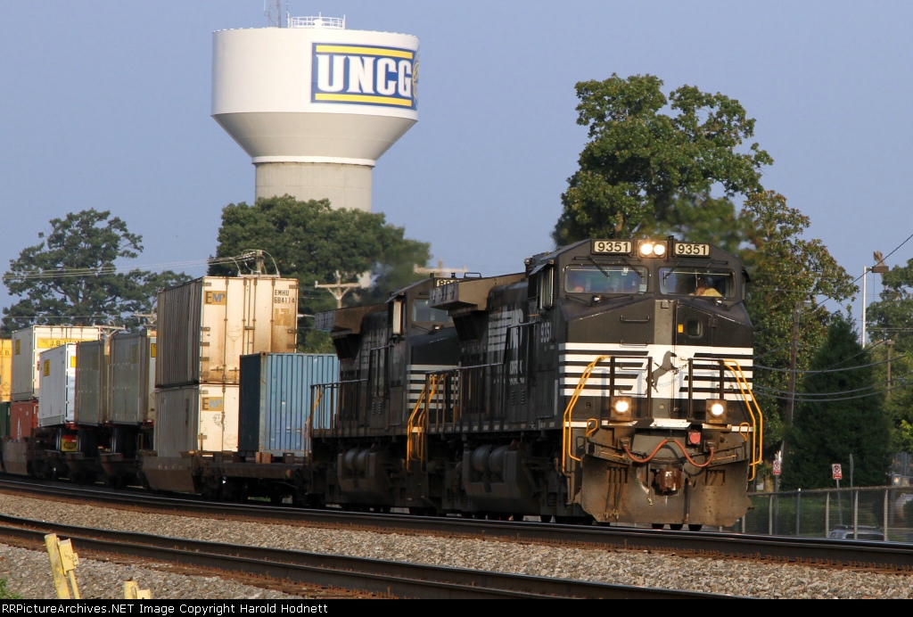 NS 9351 & 8967 lead train 214 northbound towards Elm